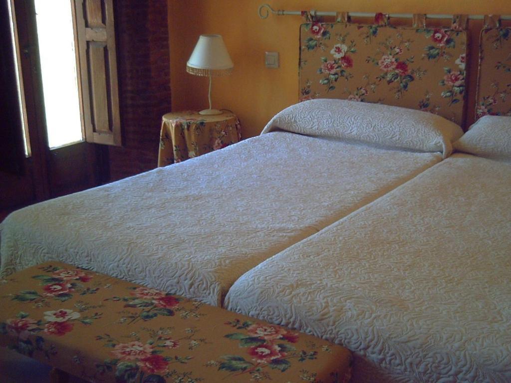 Hotel Balneario Almeida Dama Verde Almeida de Sayago Ruang foto